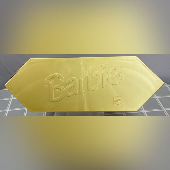 1997 Holiday Barbie Happy Holidays Gold Special Edition Eyes Blue Box Green Doll - Picture 6 of 9